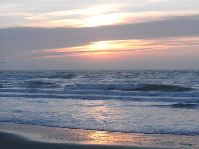 Atemberaubender Sonnenuntergang an der dänischen Küste